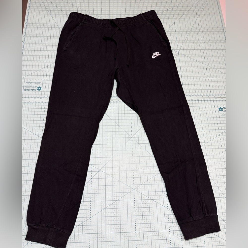 Nike men’s sweatpants/jogger size L black
